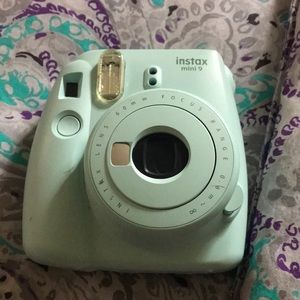 Polaroid instax mini 9